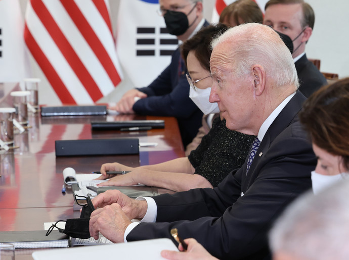 취임 후 처음으로 한국을 방문한 조 바이든 미국 대통령이 22일 오후 용산 대통령실 청사에서 열린 한미 확대 정상회담에서 발언을 하고 있다. 연합