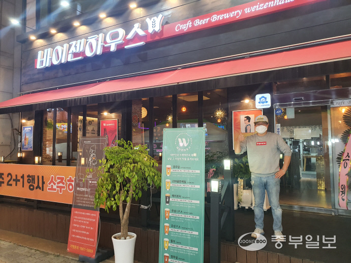 도리섬상점가에서 가장 최근에 매장을 오픈한 '바이젠하우스' 김성수 대표.