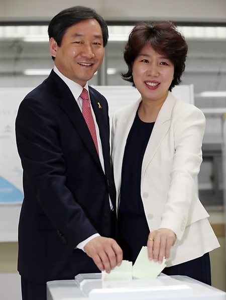 [지방선거 지상파 3사 출구조사] 인천시장 선거, 유정복 49.4%·송영길 49.1%