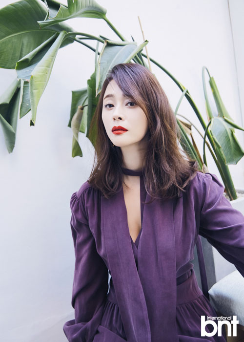 우희진 “배우 노력하지 않으면 도태되고 사라져… 3년 연기 쉬자 우울증·슬럼프 왔었다” [화보] - 중부일보