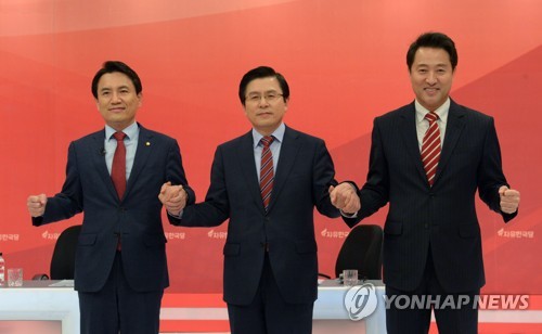 손 잡은 한국당 당 대표 후보자들. 사진=연합 자료사진