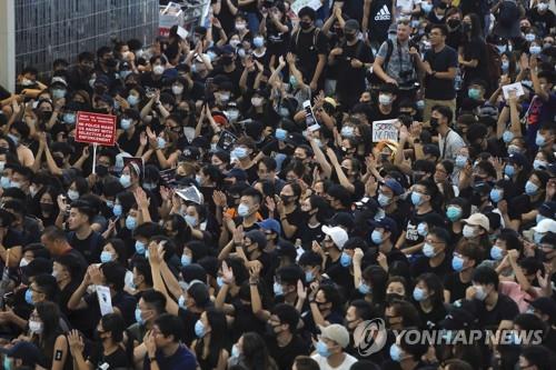 홍콩국제공항 점거한 송환법 반대 시위대. AP연합