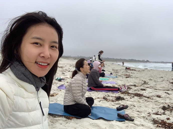 "아실로마 해변에서… 얼굴이 조금 까매졌죠?" 김정민, 행복한 근황 공개 - 중부일보