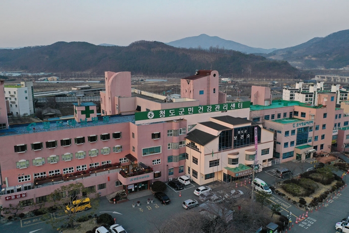 20일 오후 경북 청도군 대남병원이 적막감에 싸여 있다. 이곳에서는 신종 코로나바이러스 감염증(코로나19) 확진자 국내 첫 사망자가 나온 곳으로 알려졌으며 앞서 확진자가 나왔을 때 폐쇄됐다. 연합