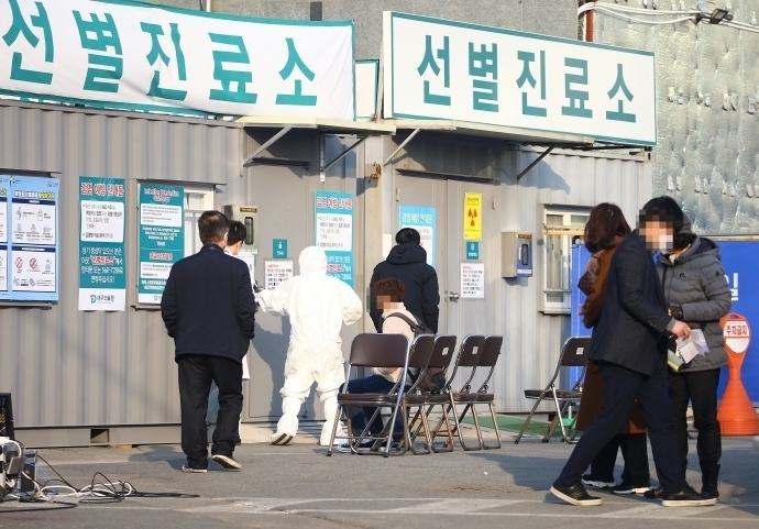 경기 고양시에서 코로나19 확진자가 추가 발생한 가운데 확진자는 서울 강북구 확진자와 접촉한 30대로 밝혀졌다. 사진=연합 자료