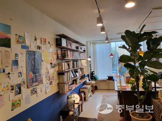 김포 동네 책방 ‘게으른 정원’ 사진=나예은기자