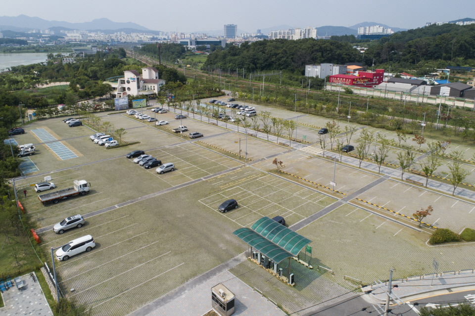 3.(사진)자연학습공원(레솔레파크)공영주차장