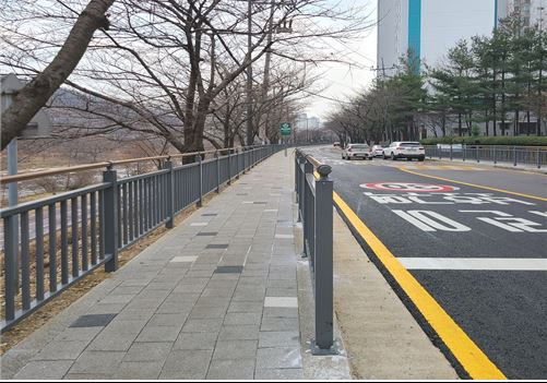 안양시가 안일교~안일초교 구간 보도를 정비했다.