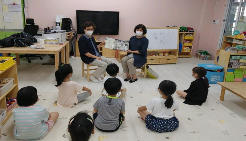 안성시는 지난해 12월 31일 경기도지사가 수여하는 2021년 경기도 독서문화진흥 유공 분야 기관 표창을 수상하는 쾌거를 거뒀다. 사진=안성시청