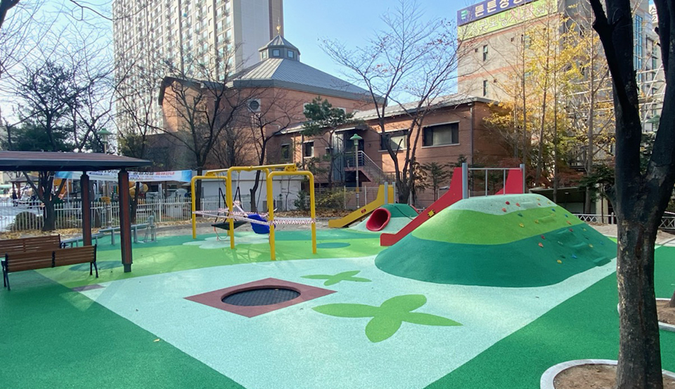 인천 동구가 ‘수문통 어린이공원’의 새 단장을 모두 마치고 5일 공식 개방했다. 사진=인천 동구청