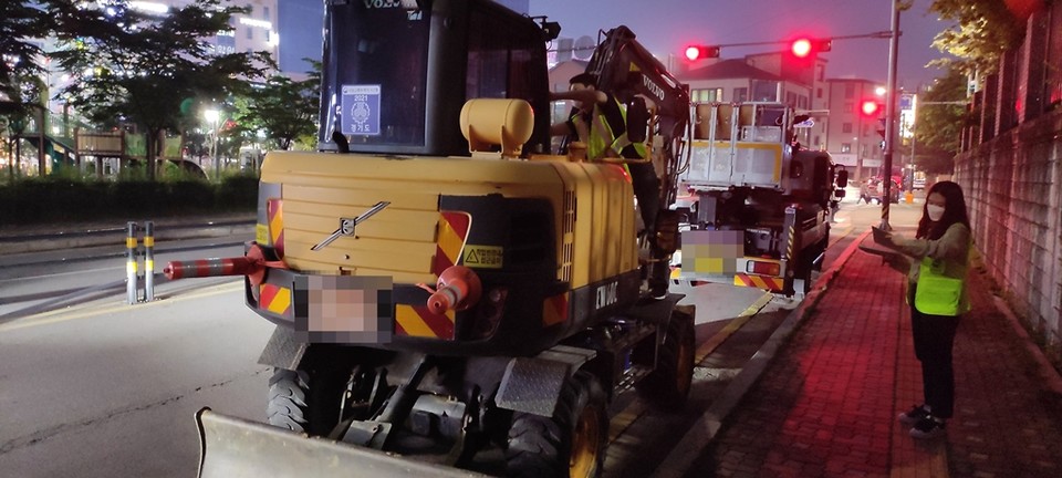 의정부시가 오는 31일까지 건설기계 불법주기 야간 특별단속을 실시한다. 사진=의정부시청