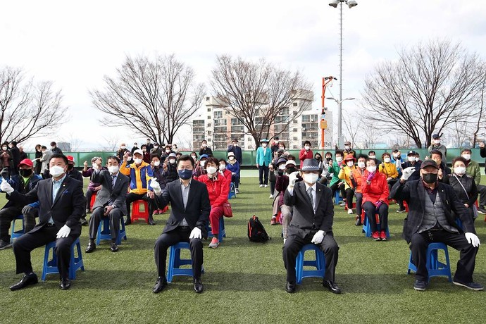 대한노인회 인천동구지회는 지난 31일 송현근린공원 체육 시설 내 잔디밭에서 그라운드 골프 발대식을 개최했다. 사진=인천 동구청