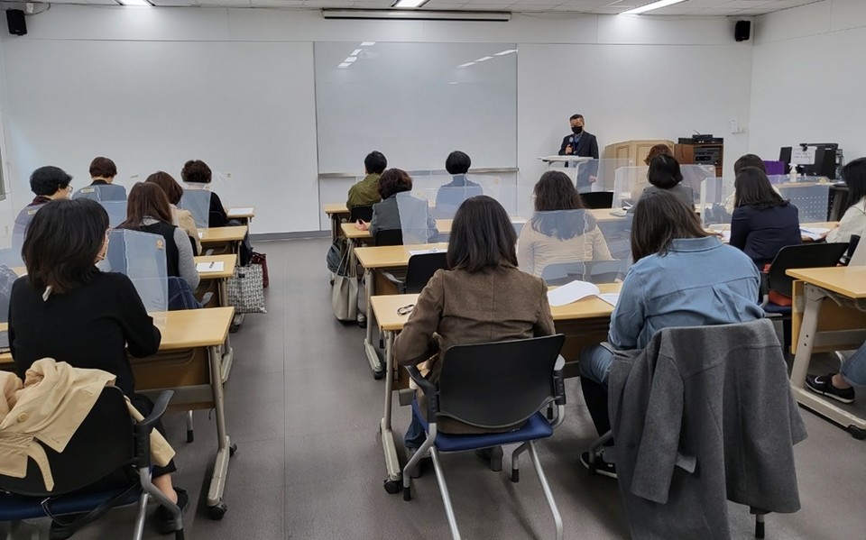 의정부시가 지난 4일 아동복지교사 대상 아동학대 예방교육을 실시했다. 사진=의정부시청