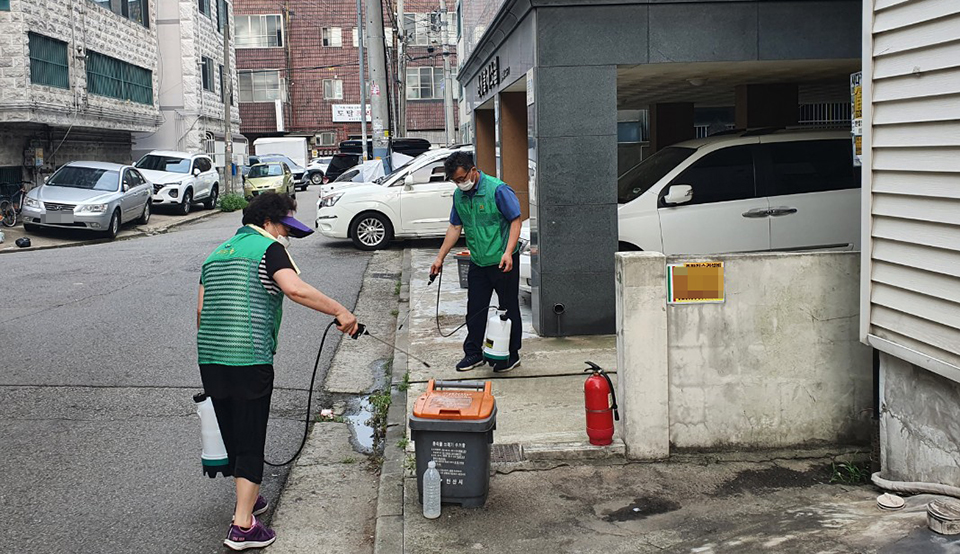 안산시 상록수보건소가 안산시 새마을지회와 함께 민간 자율방역반을 운영한다. 사진=안산시청