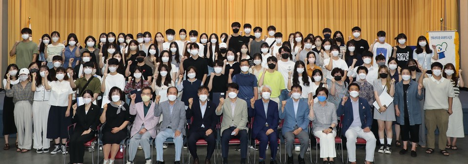 군포시와 군포사랑장학회는 지역 인재로 선정된 청소년 180명에게 장학증서를 수여했다. 사진=군포시청