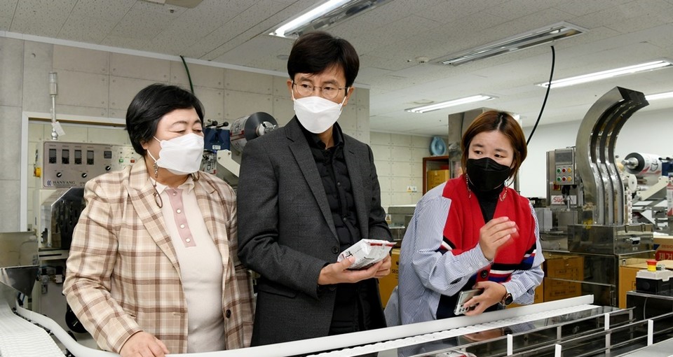 안동광 의정부시 부시장이 지난 8일 발달장애인활동서비스 제공기관과 직업재활시설의 현장을 점검했다. 사진=의정부시청