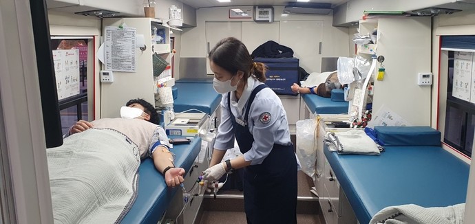 의정부시는 지난 11일 혈액수급 안정화·헌혈문화 확산을 위해 ‘공직자 사랑의 헌혈 운동’을 실시했다. 사진=의정부시