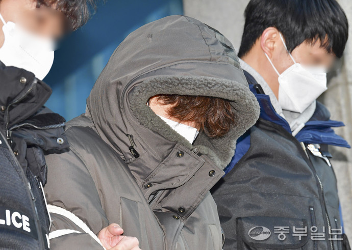 이기영, <b>동거녀</b> 머리 <b>둔기</b>로 10차례 내리쳐 <b>살해</b>… 檢 "사이코패스 성향...