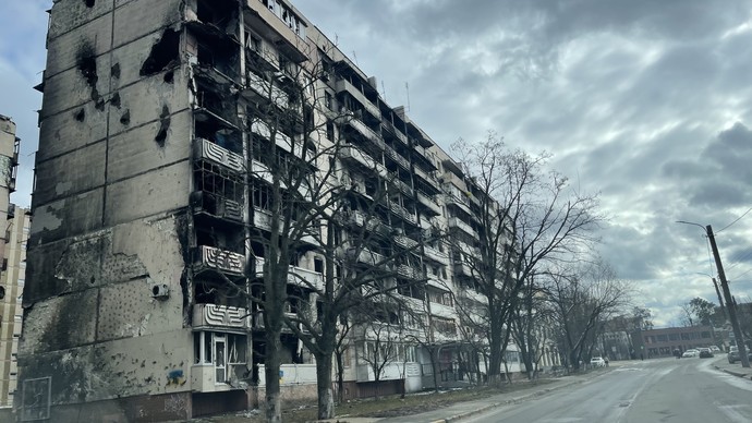 지난달 28일 귀국한 안드리 씨가  보내온 우크라이나 부차 지역 사진. 러시아군의 폭격으로 인해 폐허가 된 건축물들.