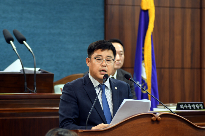 이선용 인천미추홀구의회 의원이 제272회 임시회 제2차 본회의에서 5분 발언을 진행하고 있다.