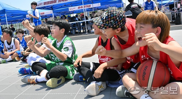2023 위너볼 3x3 농구 대회가 18일 오후 수원시 화성행궁 광장에서 열렸다. 김경민기자