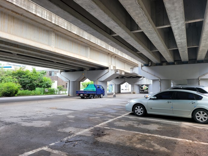 의정부시가 구도심 가능동 일원 주택밀집지역 내 경원선 철도 하부 공간(가능동 205-23번지 일부)을 공영주차장으로 조성한다. 사진=의정부시청