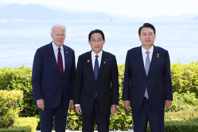 조 바이든 미국 대통령과 기시다 후미오 일본 총리, 윤석열 대통령(왼쪽부터) 사진=EPA/연합 자료