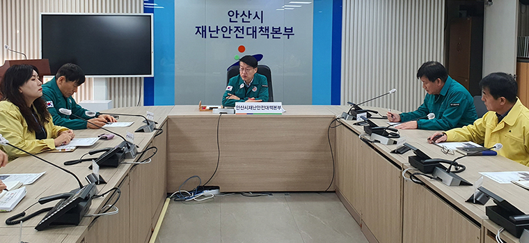 안산시가 지난 26일 단원구 고잔동 상가 화재 사고의 사고 수습과 피해자 지원을 위한 재난대책안전본부를 구축한 모습. 사진=안산시청