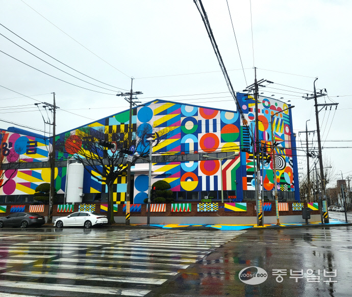 공공미술 프로젝트 ‘IBK예술로’ 1호. 사진=정경아 기자