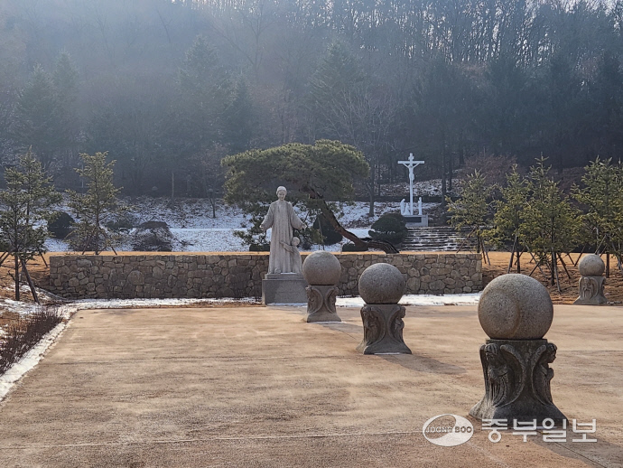 남양성모성지의 성모상. 사진=임창희기자