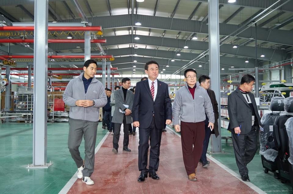 이충우 여주시장은 지난 14일 투자유치 기업을 방문해 투자 애로사항 청취 등 현장소통을 강화했다. 사진=여주시