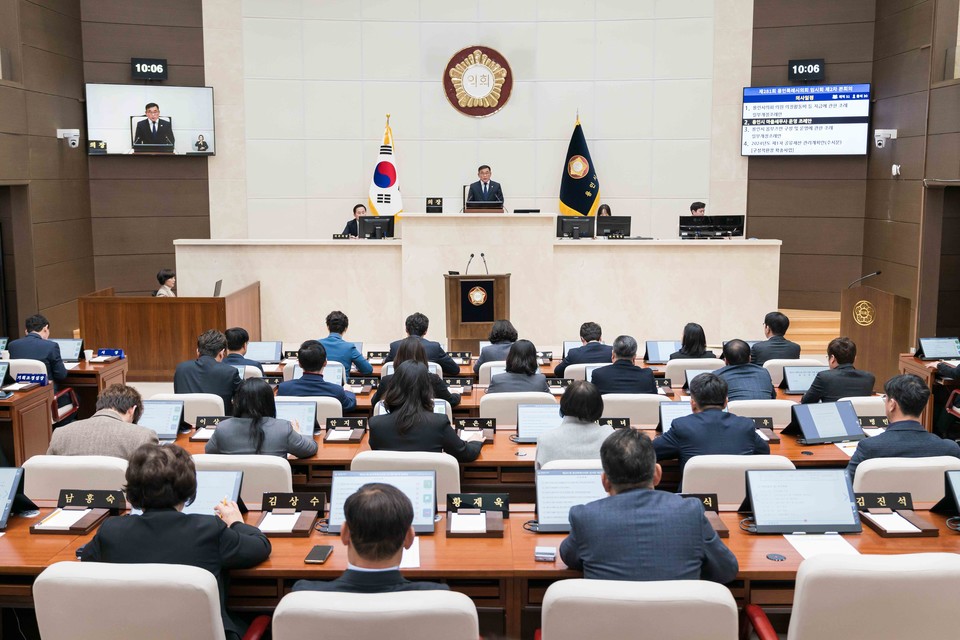 용인특례시의회는 26일 본회의장에서 제2차 본회의를 열고 제281회 임시회를 마무리했다. 사진=용인특례시의회
