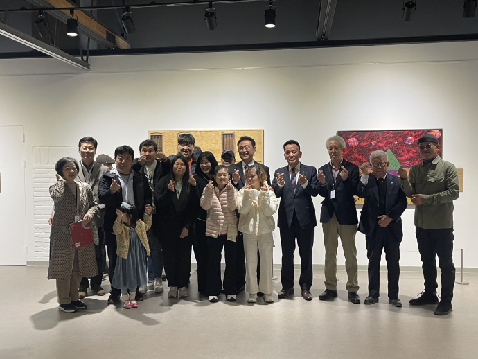여주시 미술관 ′아트뮤지엄 려′ - ′2024년 상반기 기획전 구입 소장품 展 2부′ 개막식을 개최했다. 사진=여주시