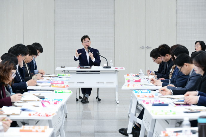 안산시는 지난달 29일 시청 대회의실에서 ‘2024년 주민건의사항 추진상황 보고회’를 개최했다. 사진=안산시청