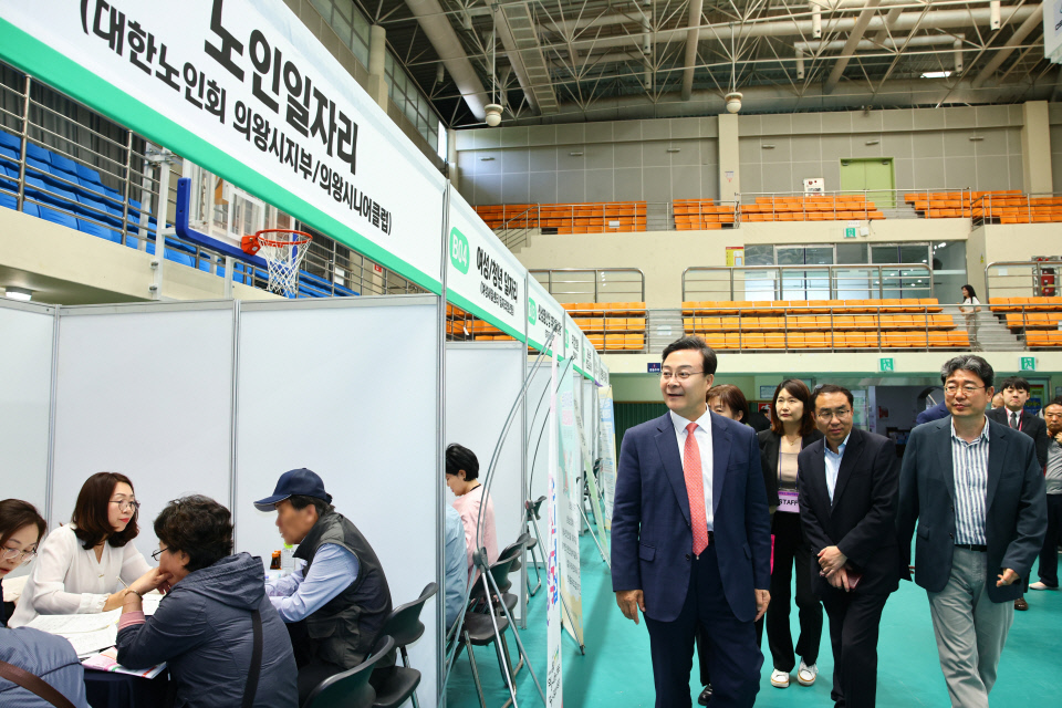 1.(사진)취업박람회(1)