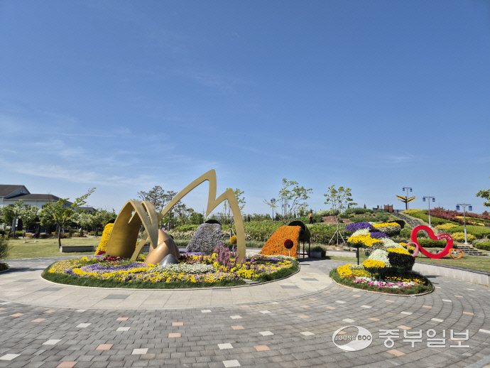 평택시농업기술센터 상징광장. 이성관 기자