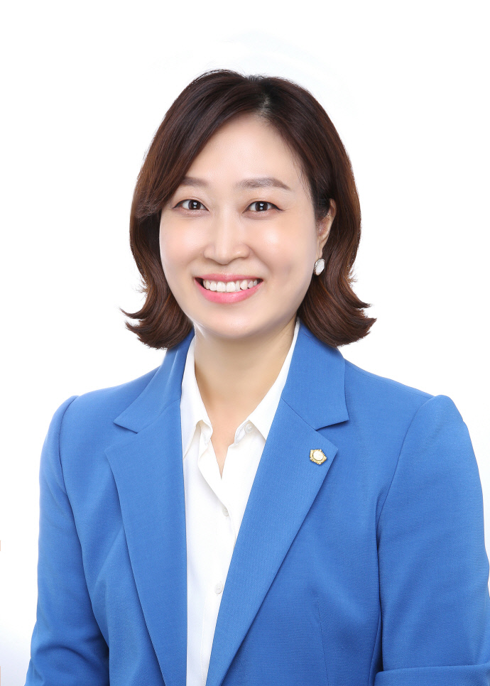 ‘의정부시 명장 선정 및 지원 조례’를 발의한 강선영 의정부시의원. 사진=의정부시의회