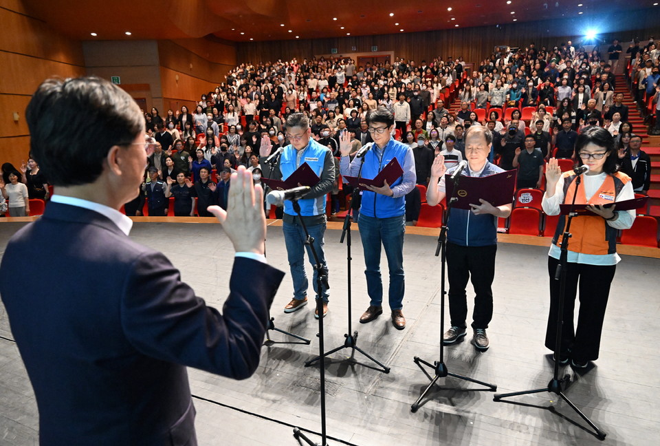 안산시는 지난 2일 안산문화예술의전당에서 시 소속 직원들을 대상으로 ‘성희롱·성폭력·성매매·가정폭력 예방 교육’을 실시했다. 사진=안산시