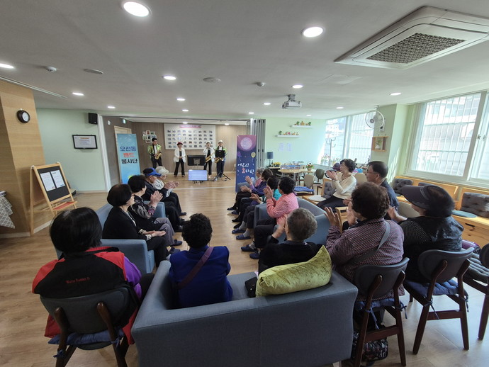 지난 8일 의왕시 오전동 오전주민돌봄하우스  ‘어르신 효(孝) 파티’ 현장, 사진=의왕시