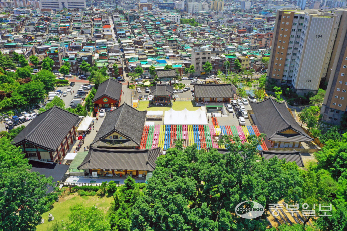 태평동 일대와 영장산 자락의 봉국사 전경. 사진=봉국사