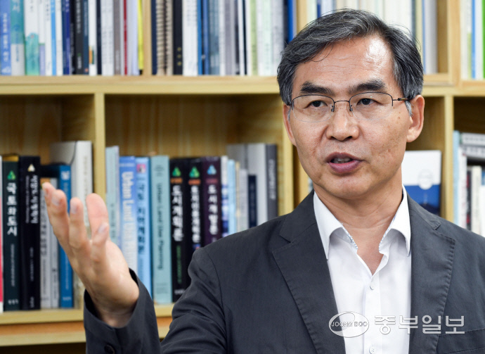 김진유 경기대학교 도시교통공학과 교수가 광역교통과 지역소멸에 관한 견해를 밝히고 있다. 임채운기자