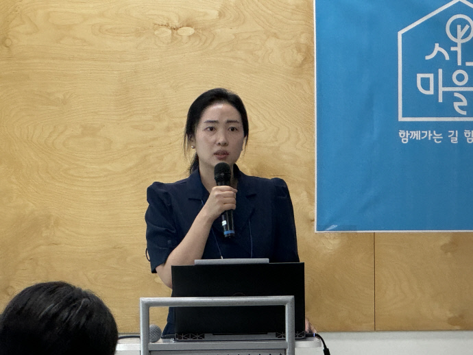 서지영 인천 서구의원이 지난 24일 서구마을넷 주최로 열린 서구마을공동체 간담회에 참석해 마을공동체 사업 운영 방식과 효율성 개선이 필요하다고 강조하고 있다. 사진=서구의회