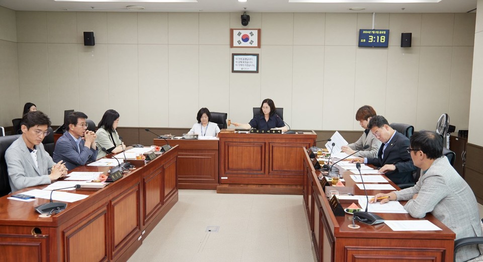 용인특례시의회 의회운영위원회는 5일 회의를 개최해 제285회 임시회를 오는 15일부터 18일까지 4일간의 일정으로 개회하기로 결정했다. 사진=용인특례시의회