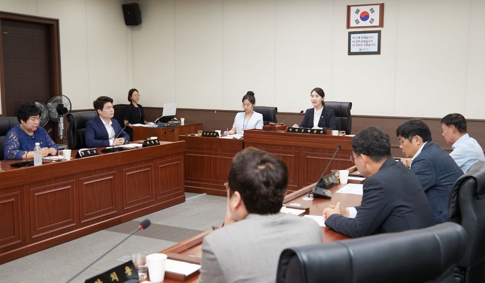 용인특례시의회가 제284회 임시회에서 제9대 후반기 윤리특별위원회를 구성하고, 8일 본격적인 활동에 들어갔다. 사진=용인시의회