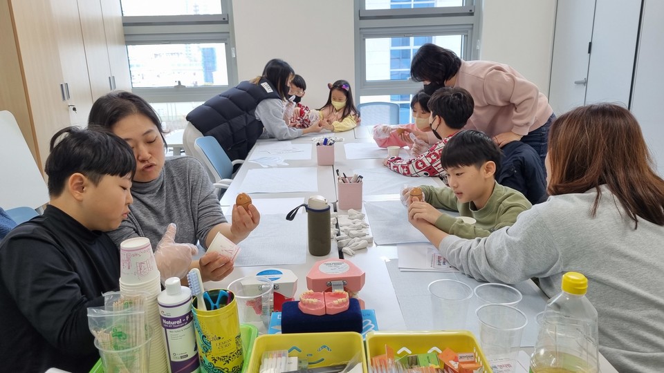 구리시 갈매건강생활지원센터 ‘가족구강 체험교실’ 사진=구리시청