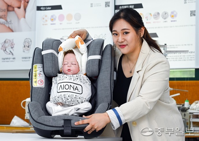 7일 오후 수원시 영통구 퓨레코 본사에서 황금상 퓨레코 대표가 자사 제품을 소개하고 있다. 임채운기자