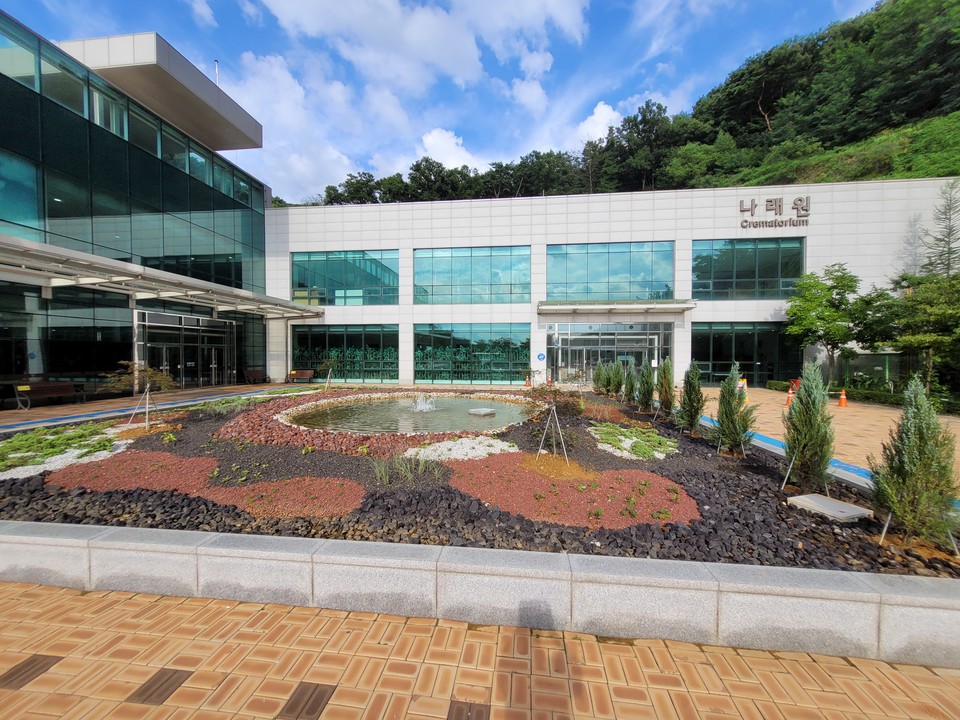 용인특례시는 '용인 평온의 숲' 화장장의 수골시스템 개선 공사를 통해 유가족의 불편을 해소하고 화장 용량을 10% 이상 확대했다. 사진=용인시