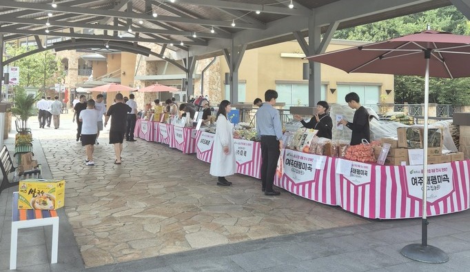 여주시는 8월 23일 여주프리미엄아울렛에서 '여주시 중소기업 제품 전시·판매전'을 개최했다고 26일 밝혔다.사진=여주시