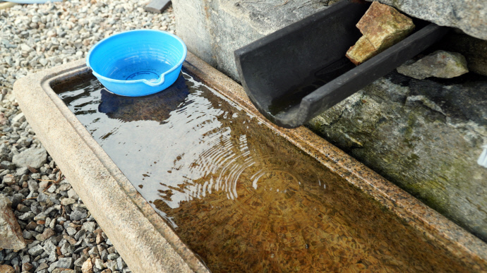 수도사 약수터 석조. 사진=유승혜