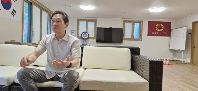 화서역 파크푸르지오아파트 시니어클럽 김강태 회장. 이병록 시민기자